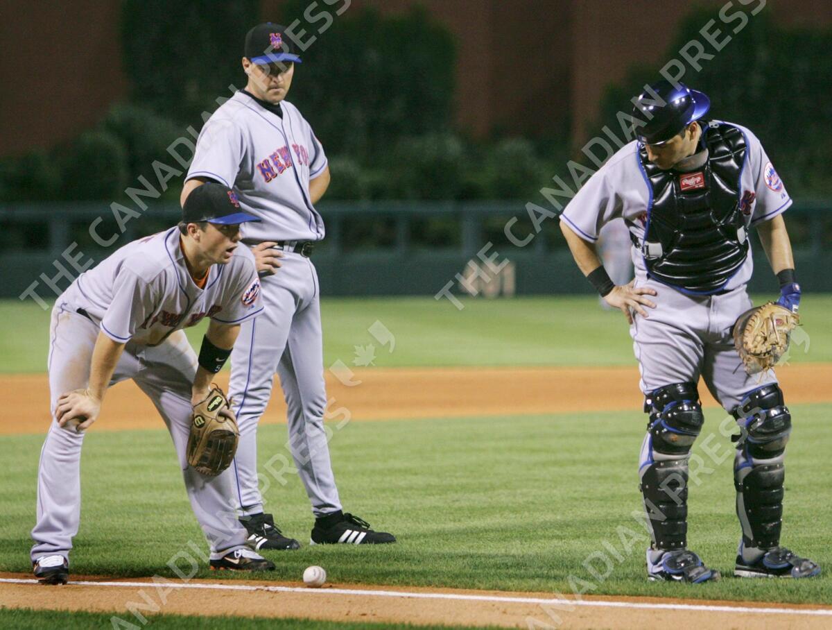 David Wright stares at a fair ball, allowing his soul to leak into the grass