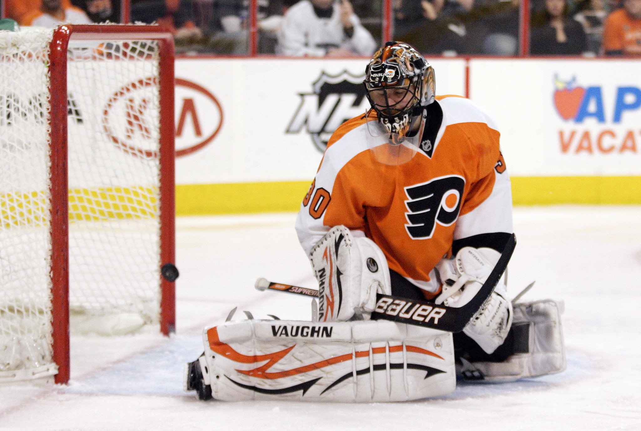 a goal getting past Flyers goalie Ilya Bryzgalov